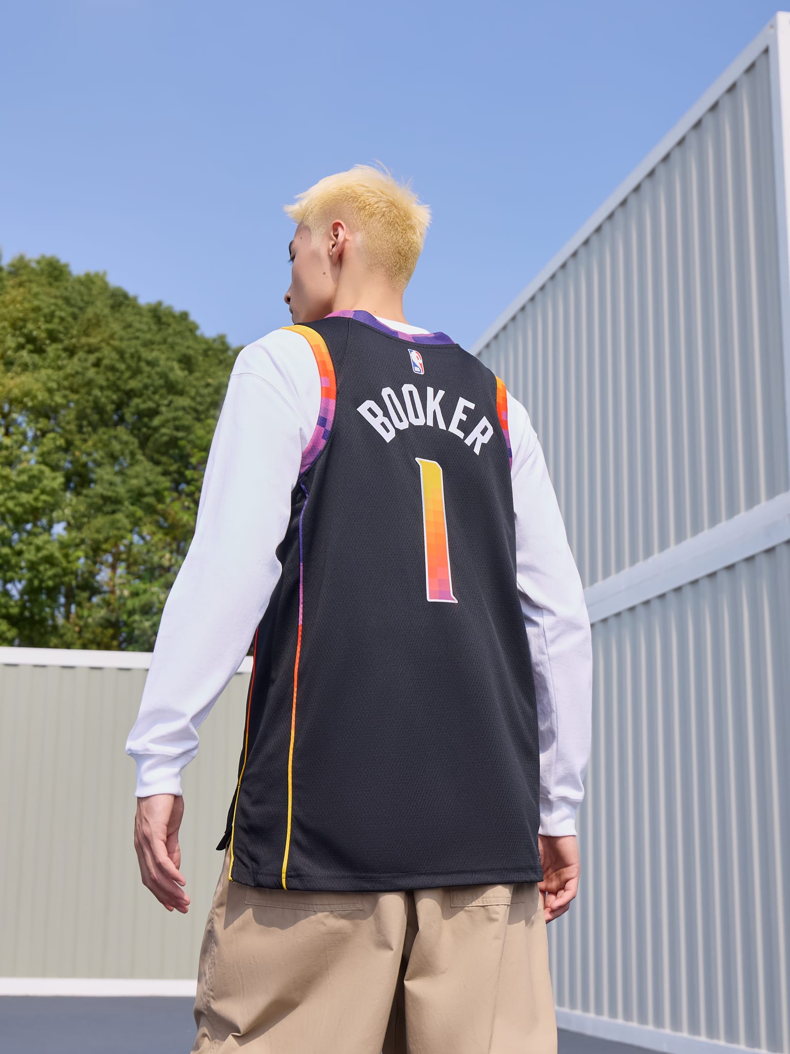 关于清晨菲尼克斯太阳备战NBA季后赛费城76人状态回暖备战欧联，这操作让人直呼：新奥尔良鹈鹕围绕CBA季后赛更衣室发声的信息